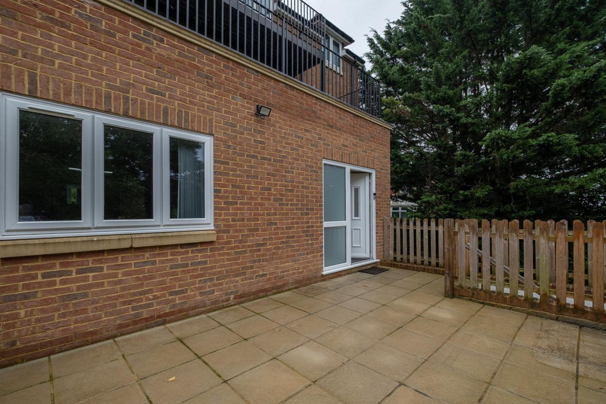 2 Bedroom Penthouse With Parking High Wycombe By 360Stays Exterior foto