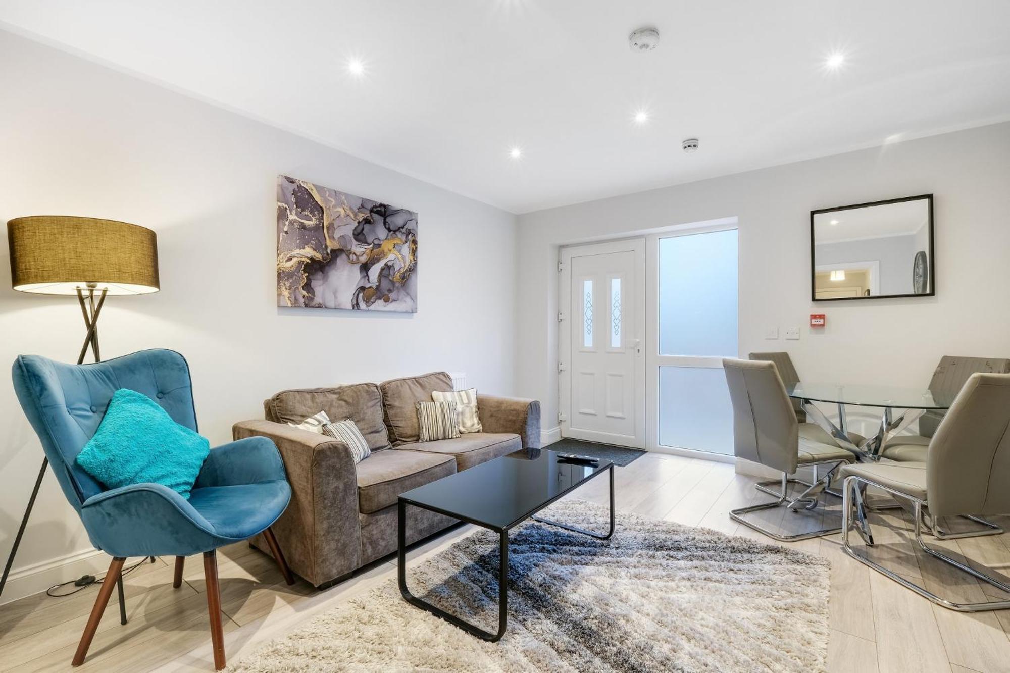 2 Bedroom Penthouse With Parking High Wycombe By 360Stays Exterior foto
