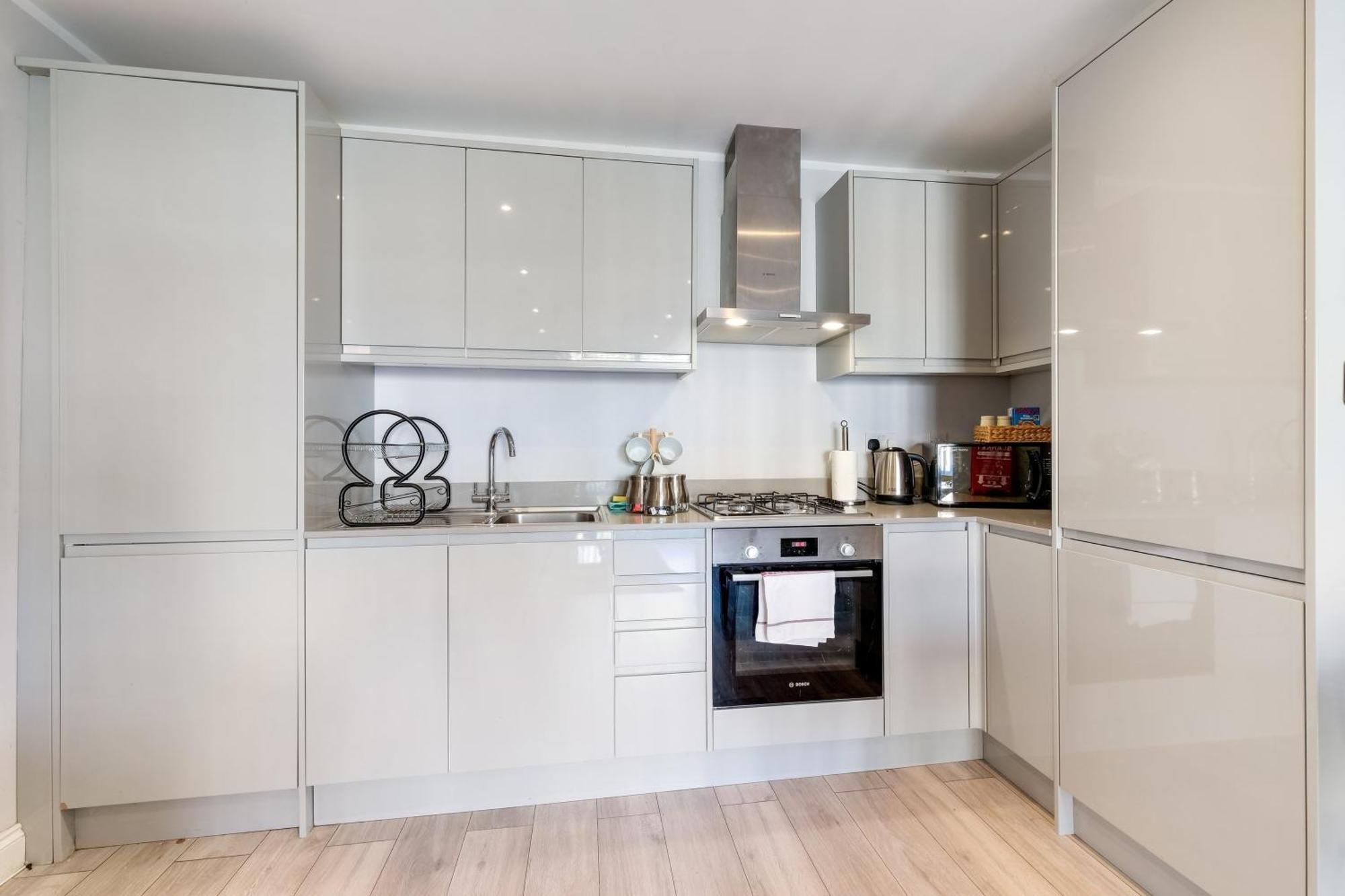 2 Bedroom Penthouse With Parking High Wycombe By 360Stays Exterior foto
